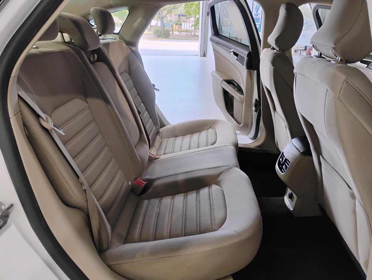 Used 2019 Ford Fusion SE image 47