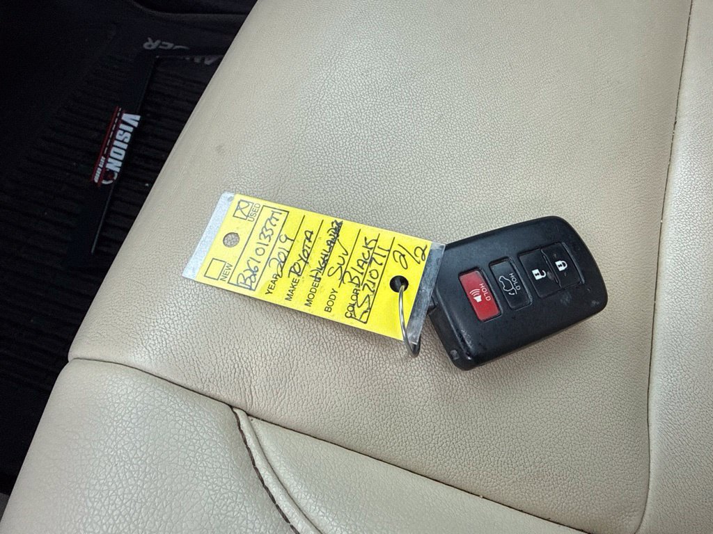 Used 2019 Toyota Highlander XLE AWD/4WD image 37