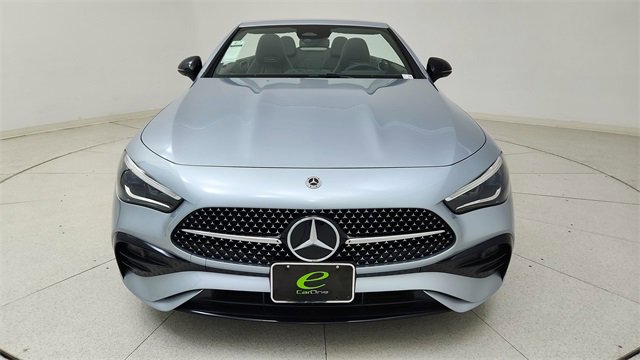 Used 2025 Mercedes-Benz CLE 300 4MATIC Cabriolet image 2