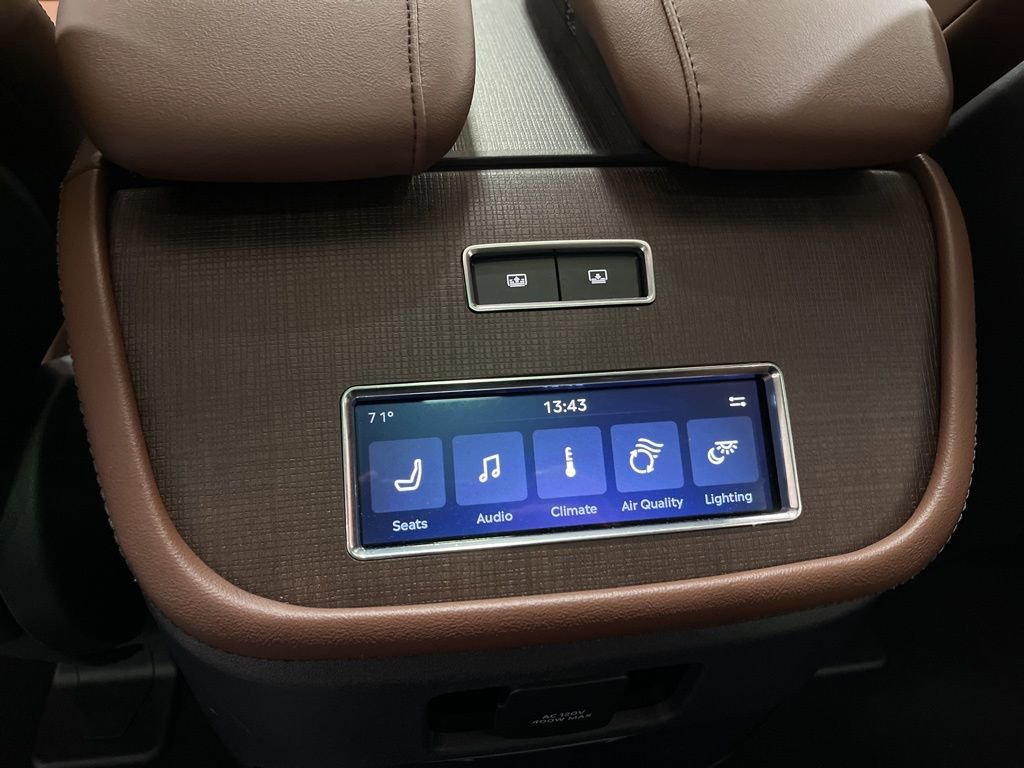 Used 2025 Lincoln Navigator L Reserve image 19