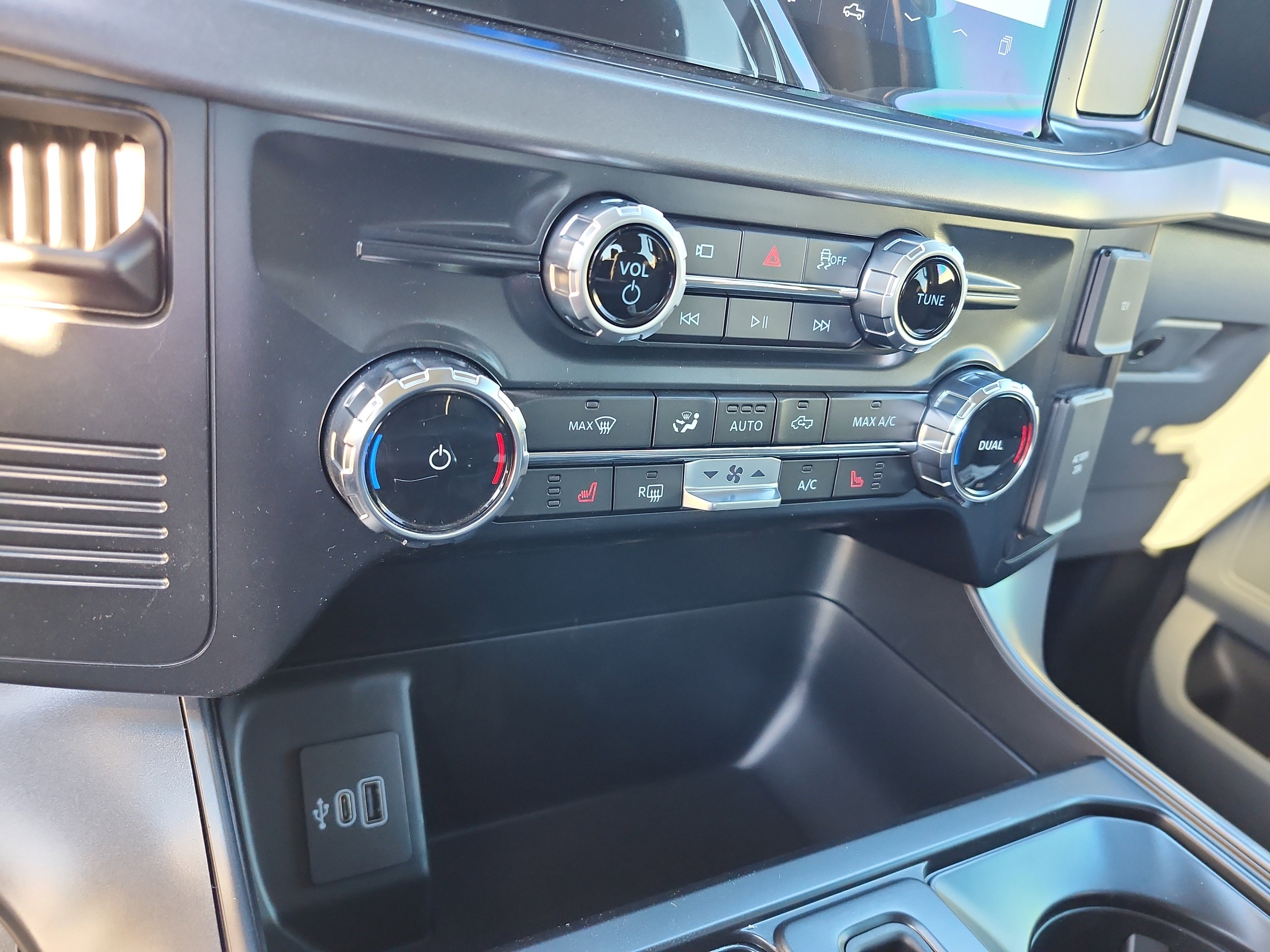 New 2025 Ford F150 Lightning XLT image 27