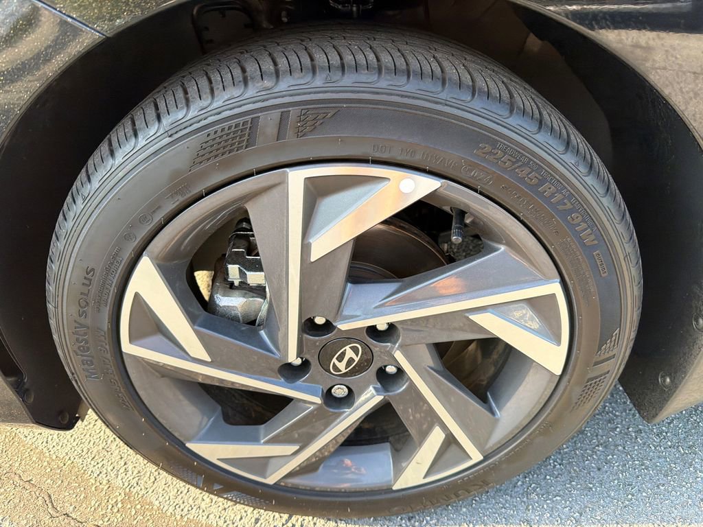 Used 2025 Hyundai Elantra Sport w/ Cargo Package image 11