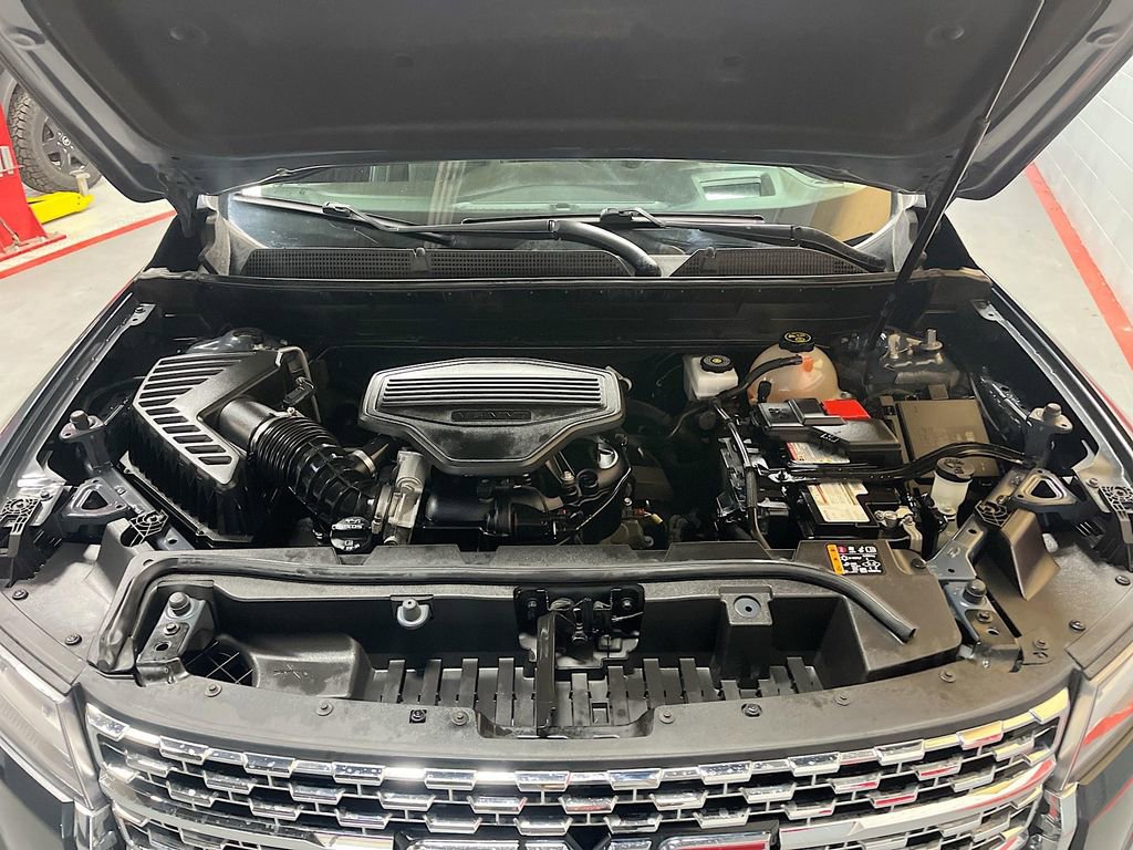 Used 2021 GMC Acadia Denali w/ Denali Technology Package AWD/4WD image 34