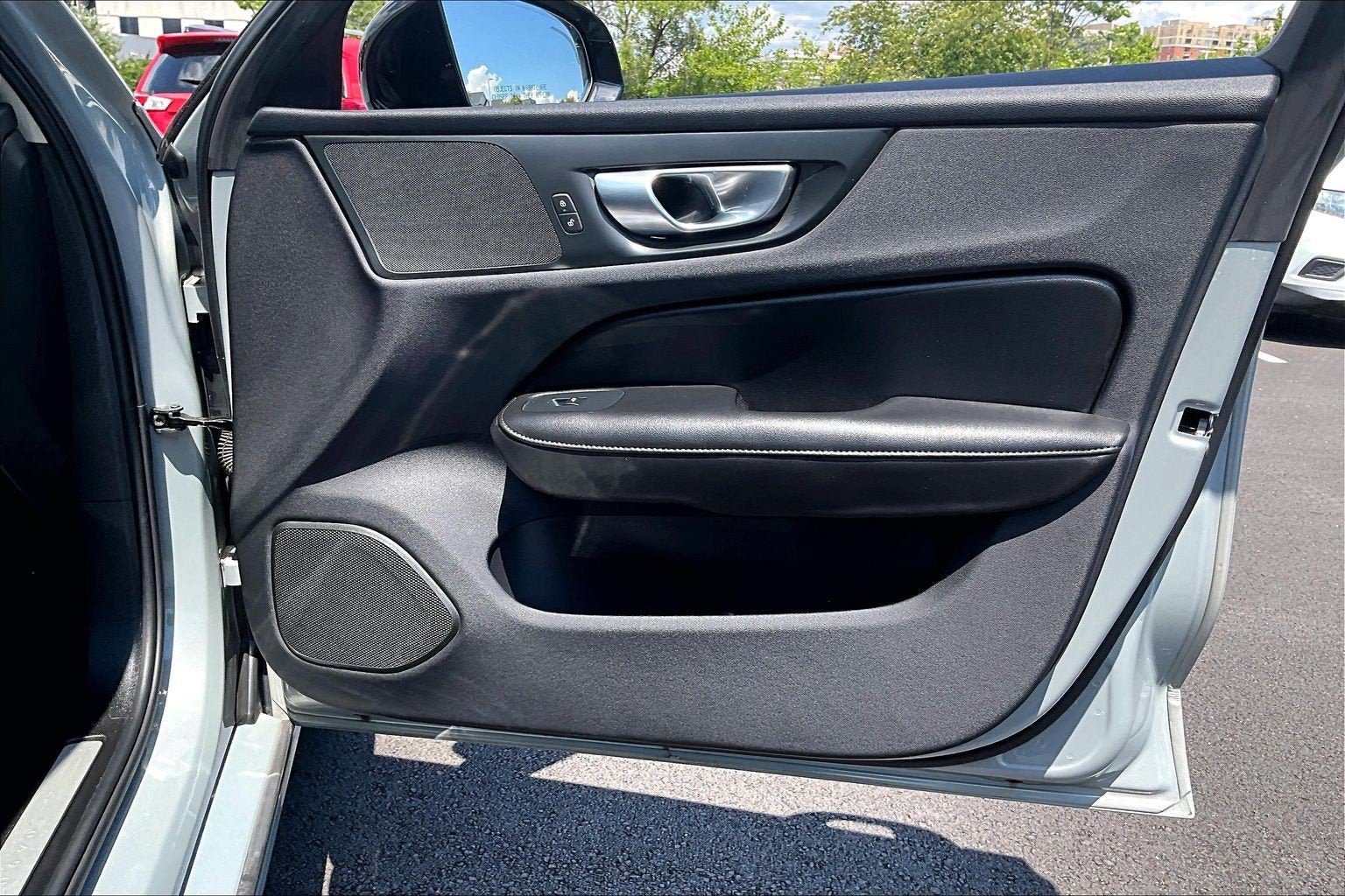 Used 2025 Volvo S60 B5 Plus FWD image 22
