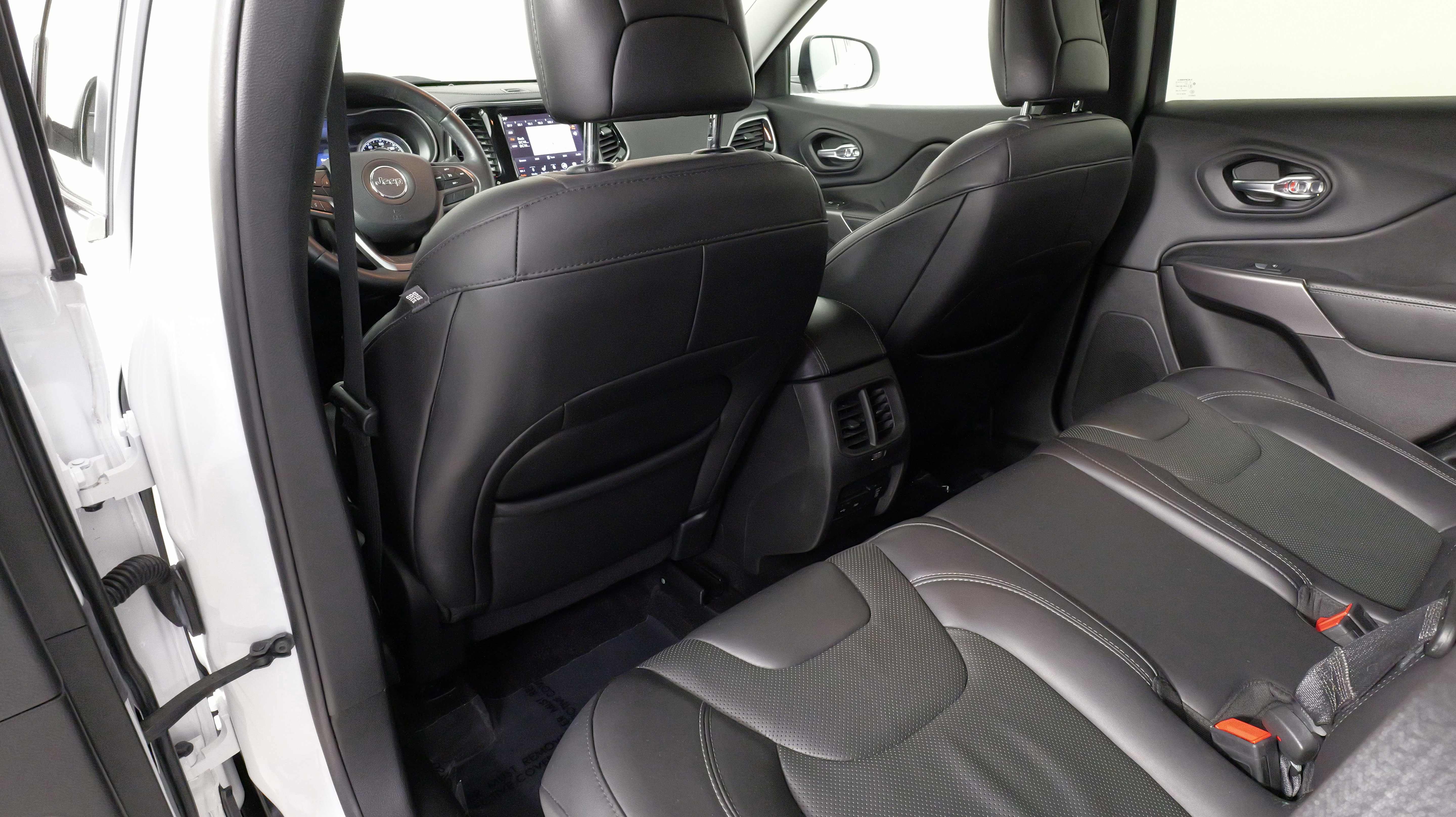 Used 2019 Jeep Cherokee Limited image 31