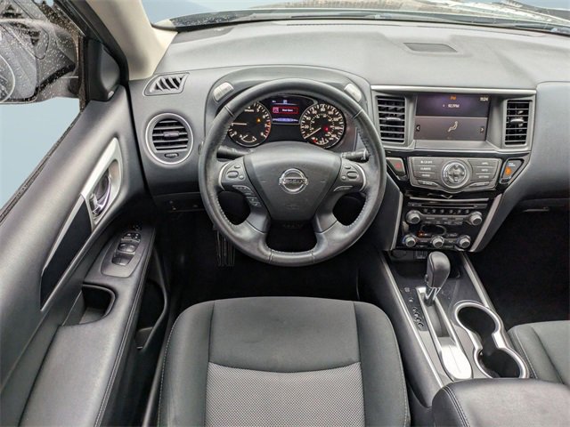 Used 2020 Nissan Pathfinder SV image 18