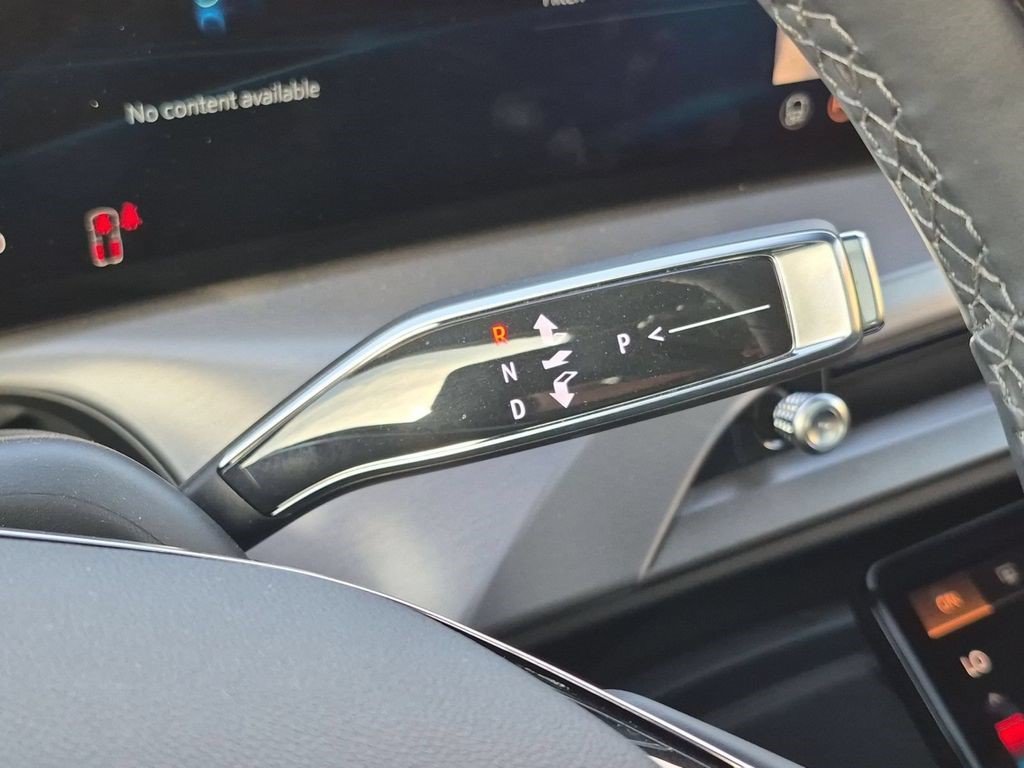 Certified 2026 Cadillac Vistiq Luxury AWD/4WD image 16
