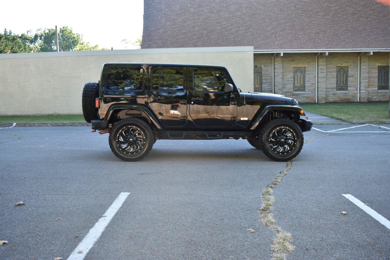 Used 2013 Jeep Wrangler Unlimited Rubicon AWD/4WD image 8