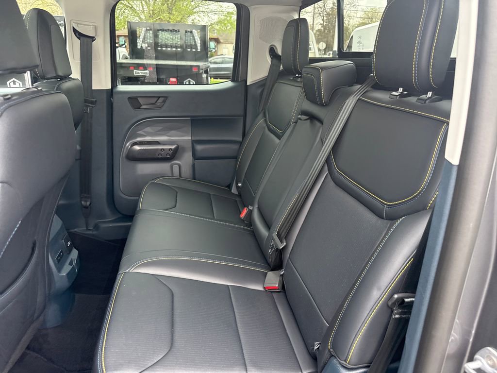 Used 2025 Ford Maverick Lobo image 28