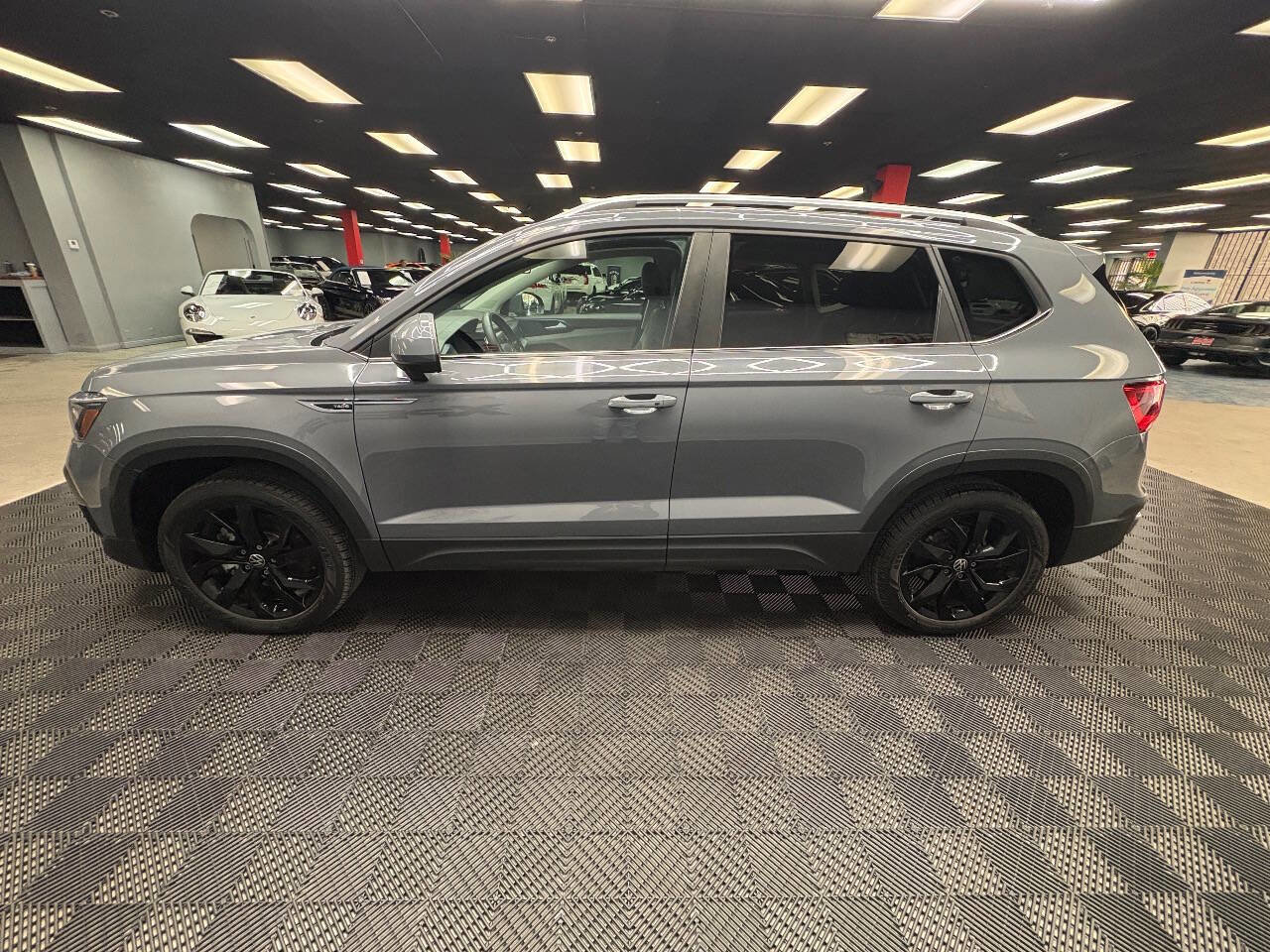 Used 2022 Volkswagen Taos SE image 6