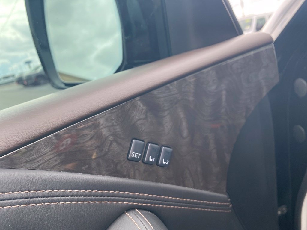 Used 2024 Nissan Armada Platinum w/ Captain's Chairs Package RWD image 12