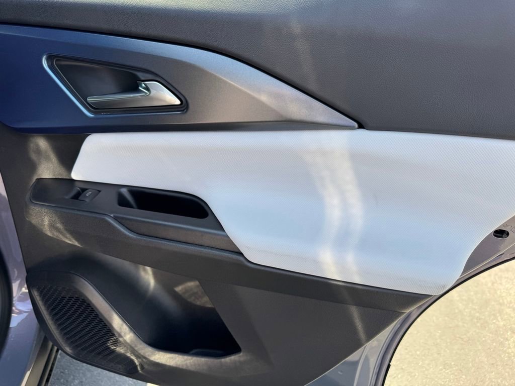 New 2026 Chevrolet Equinox EV LT FWD image 11
