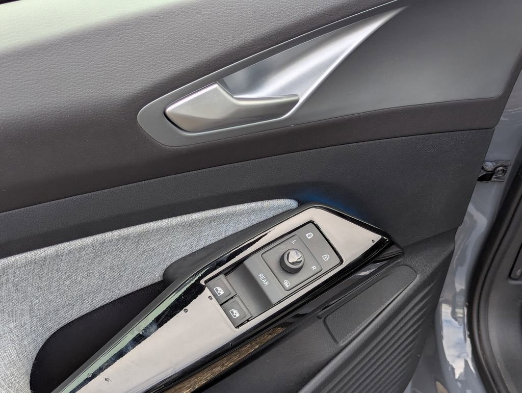 Certified 2023 Volkswagen ID.4 Pro image 11