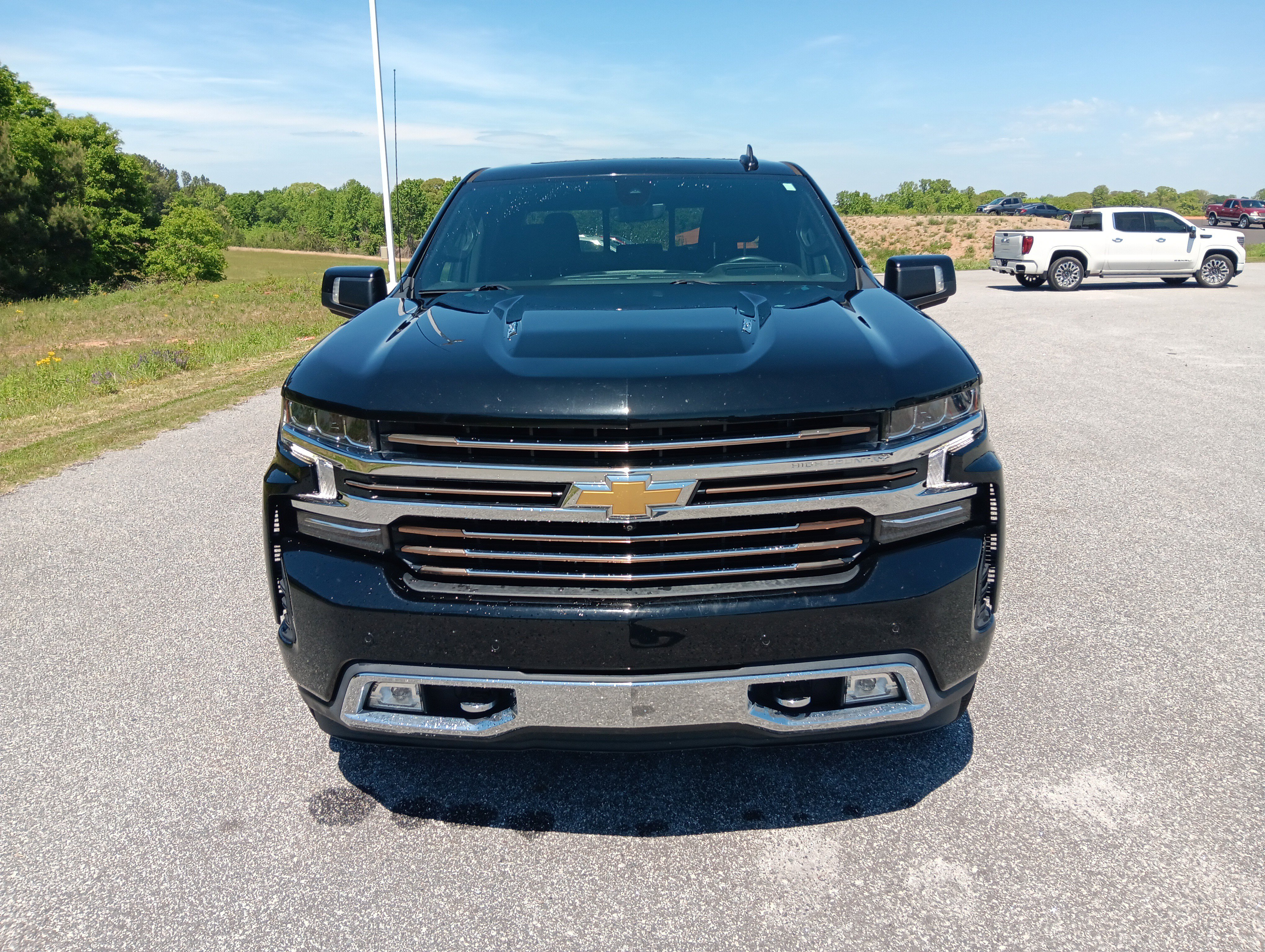 Used 2021 Chevrolet Silverado 1500 High Country w/ Technology Package image 9