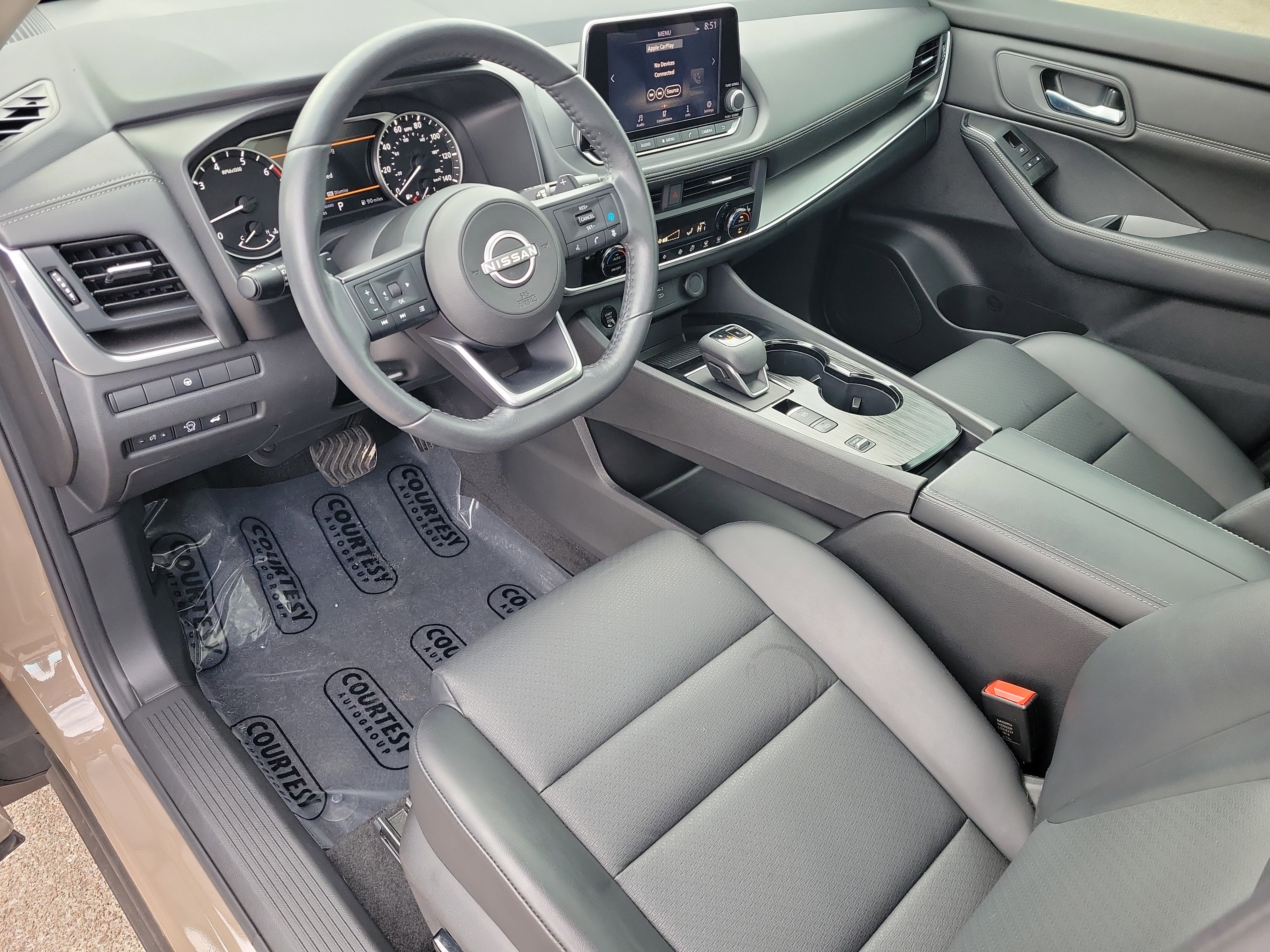 Used 2024 Nissan Rogue SV w/ SV Premium Package image 24