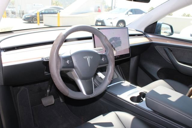 Used 2023 Tesla Model Y Long Range AWD/4WD image 12