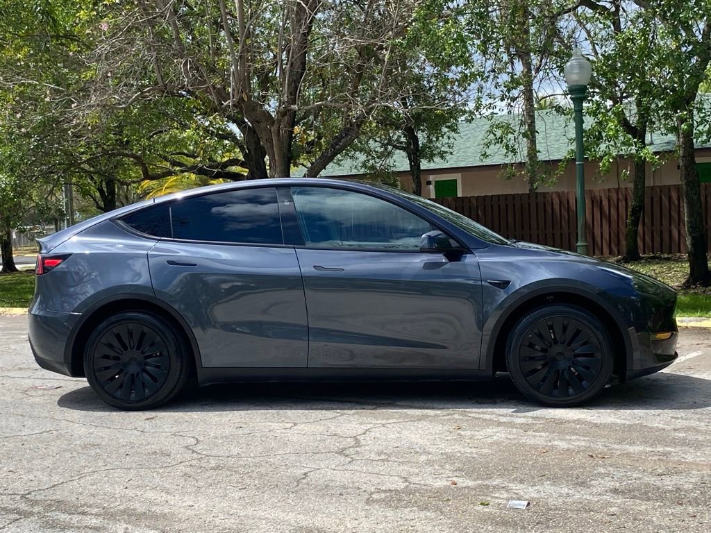 Used 2025 Tesla Model Y Long Range image 10