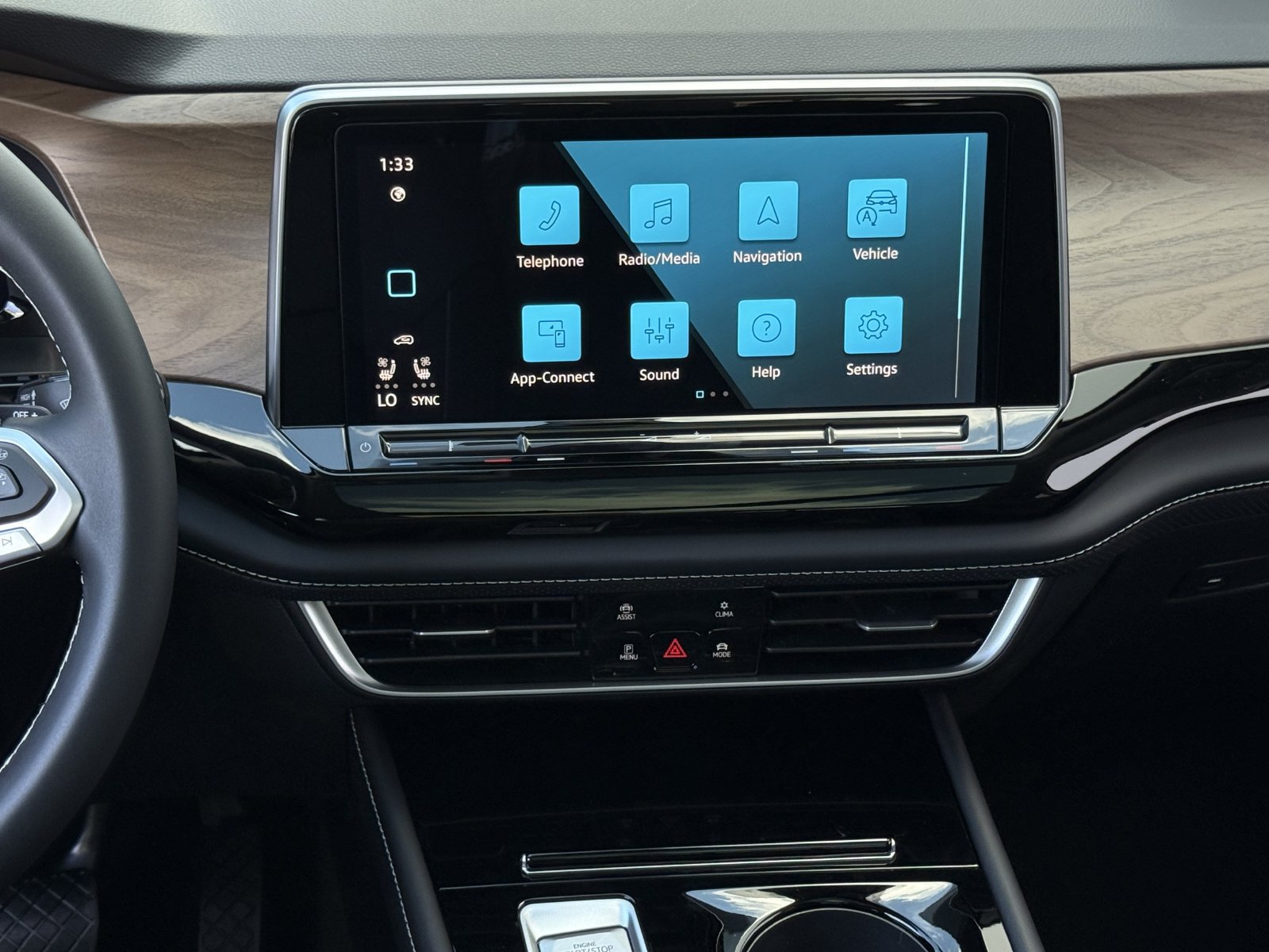 New 2026 Volkswagen Atlas SE FWD image 14