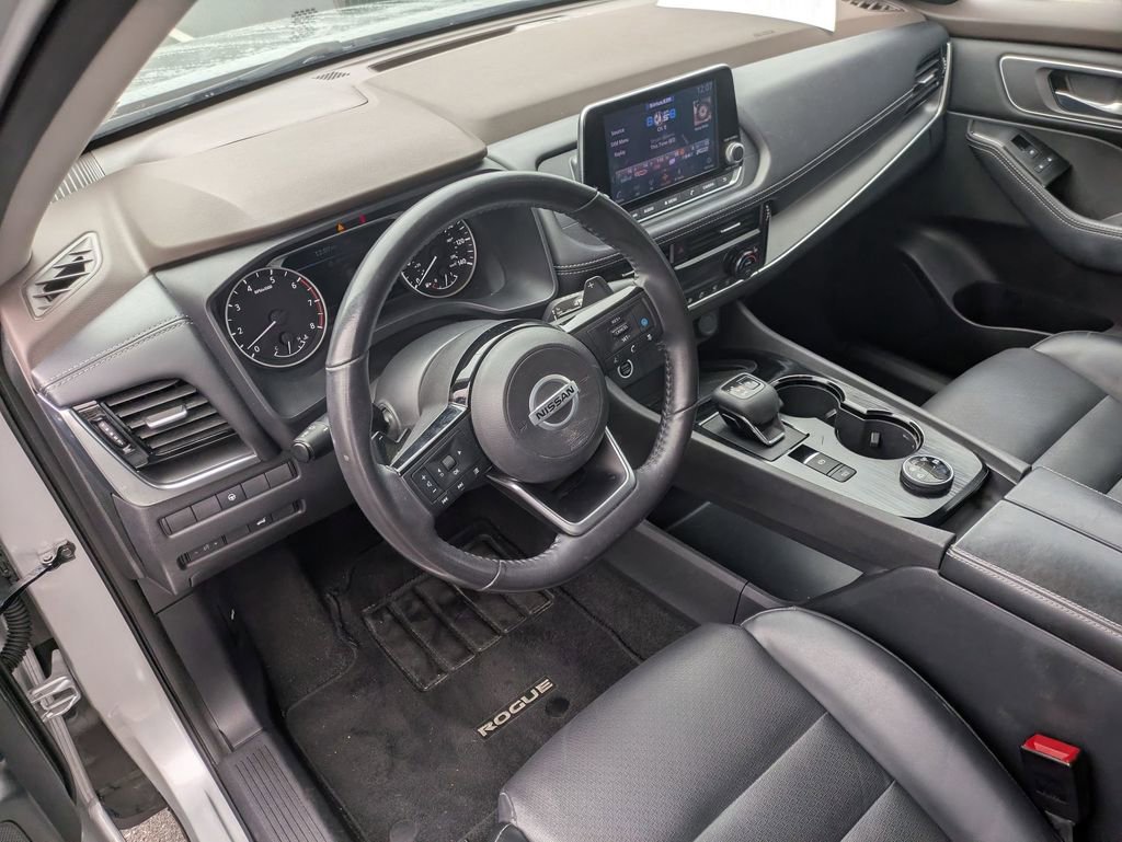 Used 2021 Nissan Rogue SV w/ Premium Package image 11