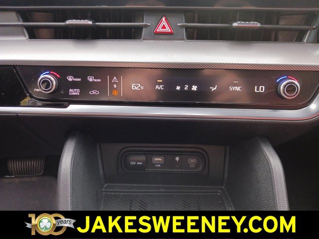 Used 2025 Kia Sportage SX image 24