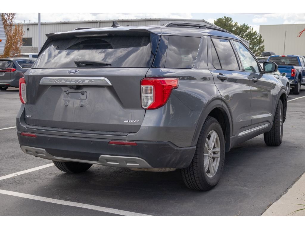 Used 2024 Ford Explorer XLT w/ Equipment Group 202A AWD/4WD image 5
