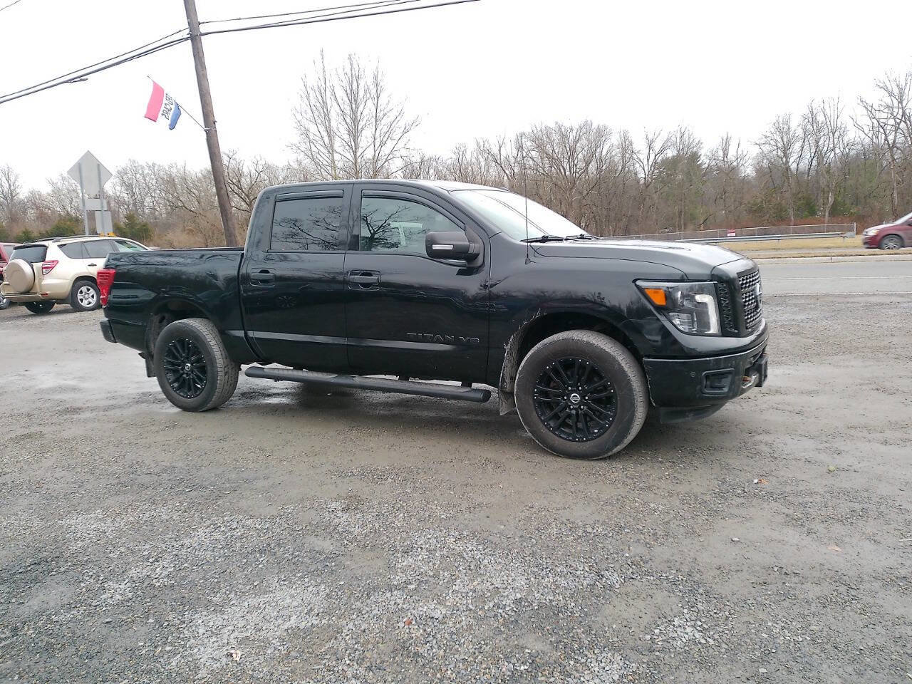 Used 2018 Nissan Titan SL w/ Midnight Edition image 8