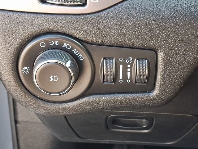 Used 2021 Jeep Cherokee Latitude Lux image 24