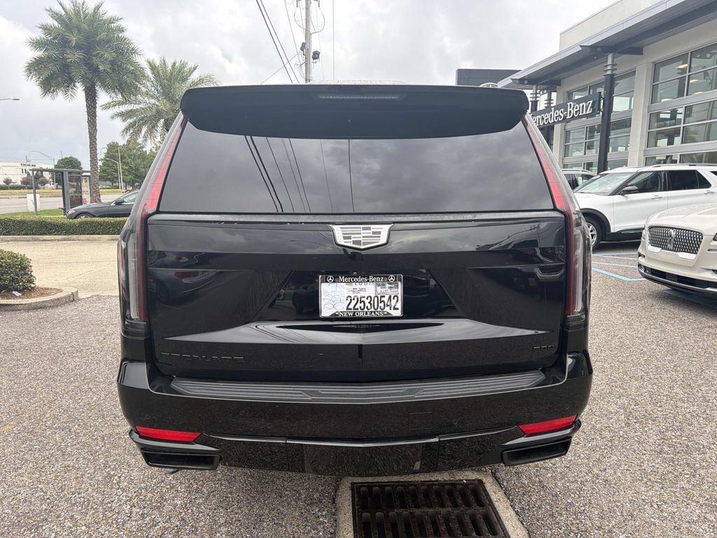 Used 2023 Cadillac Escalade Premium Luxury w/ LPO, Floor Liner Package AWD/4WD image 6