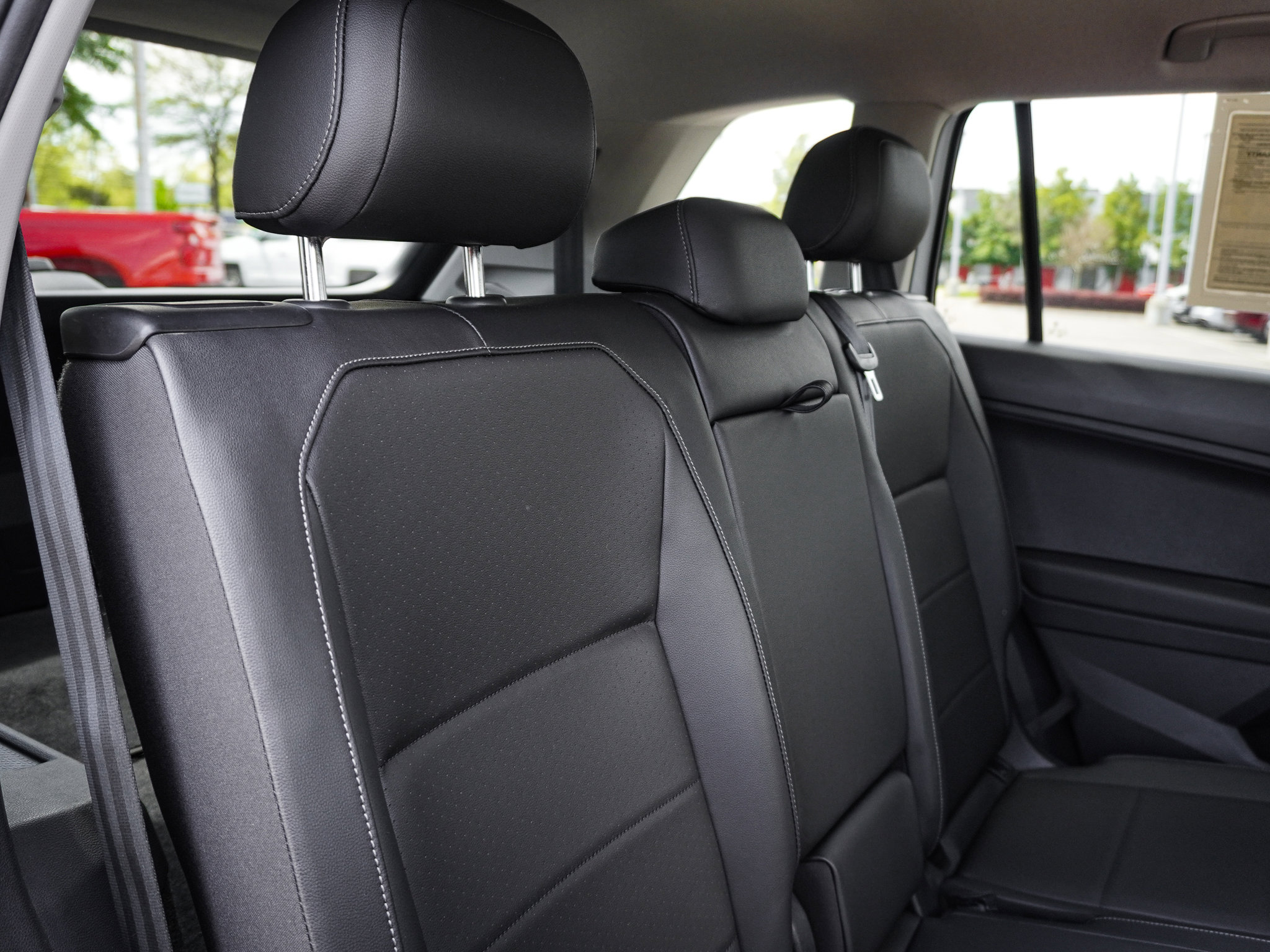 Used 2018 Volkswagen Tiguan SE image 31