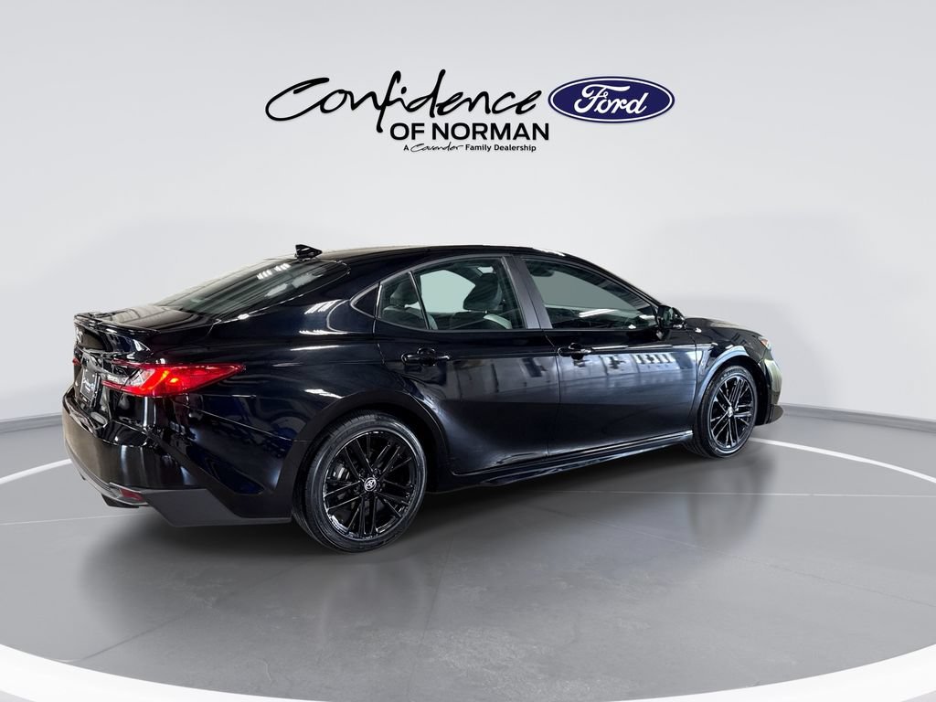 Used 2025 Toyota Camry SE FWD image 9