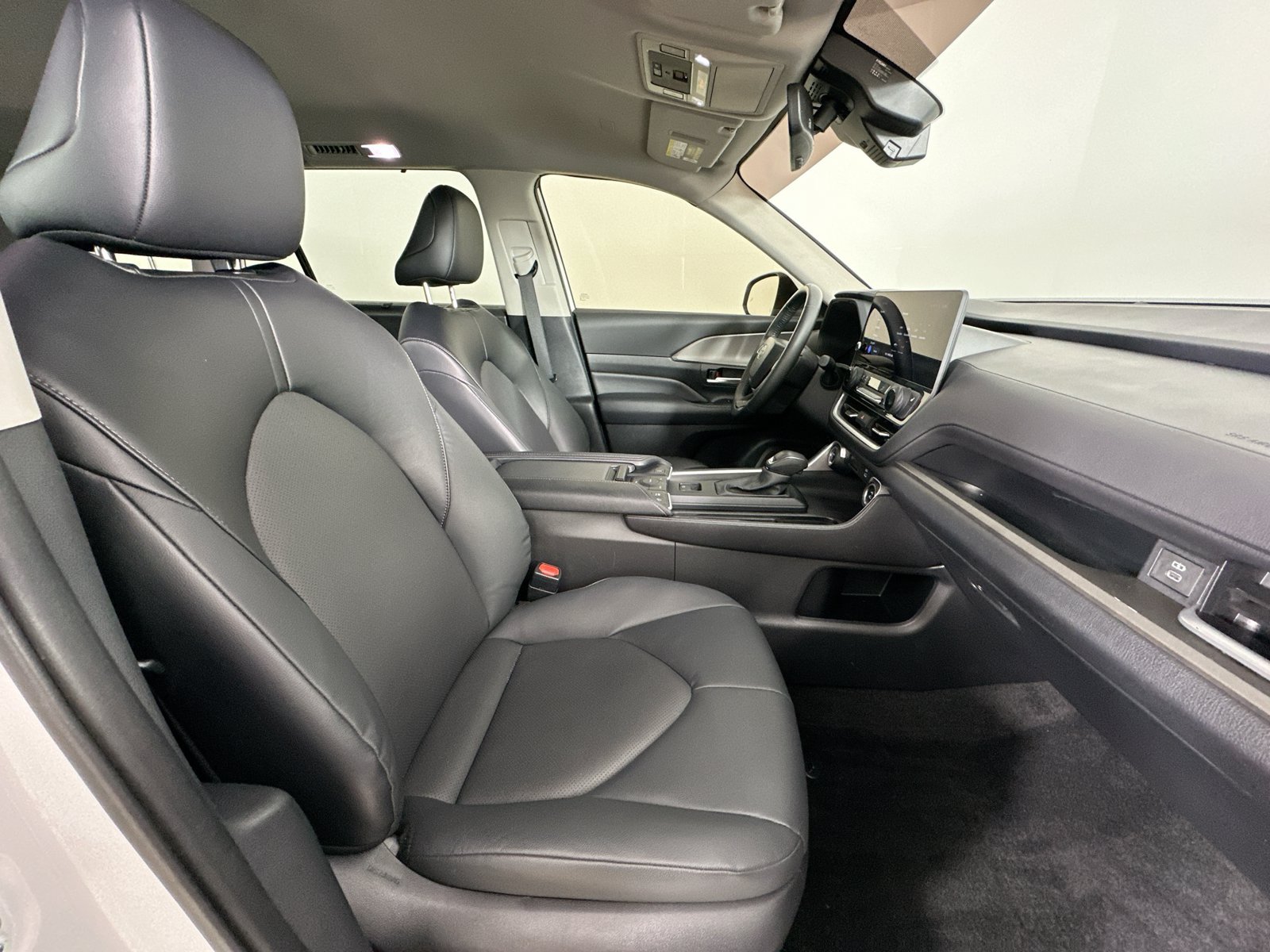 Used 2024 Toyota Grand Highlander AWD Hybrid image 43