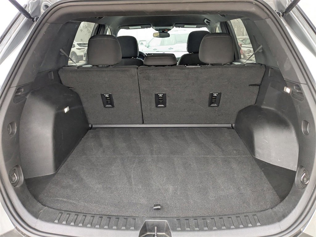 Used 2025 Chevrolet Equinox LT image 29