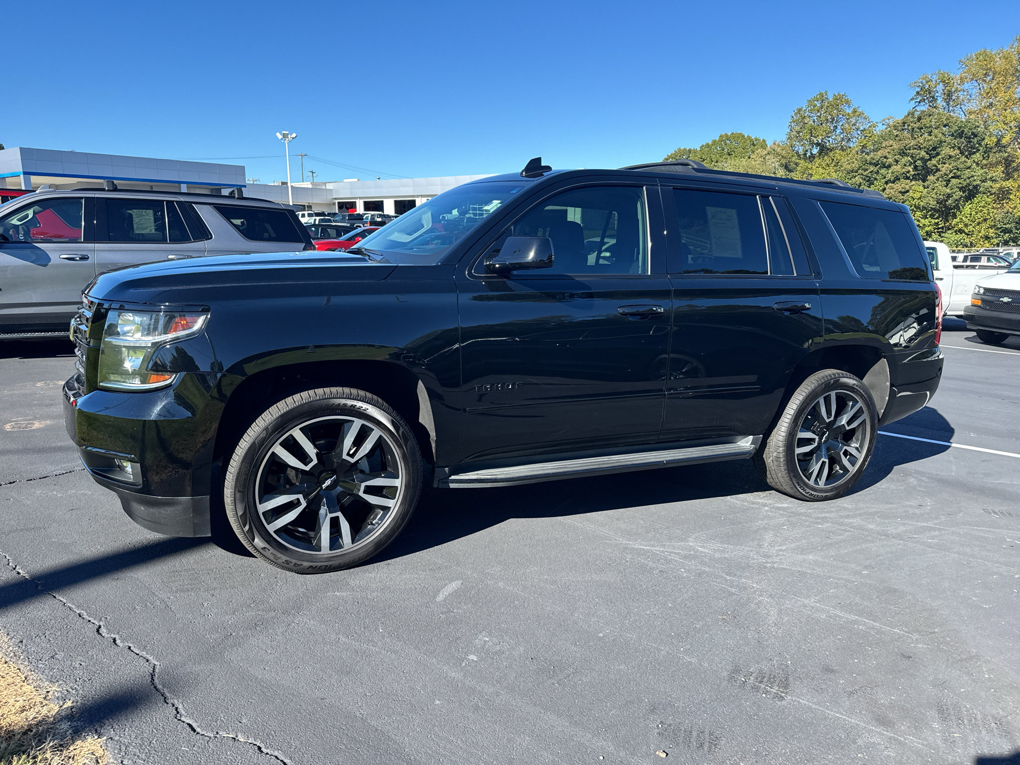 Used 2019 Chevrolet Tahoe Premier AWD/4WD image 3