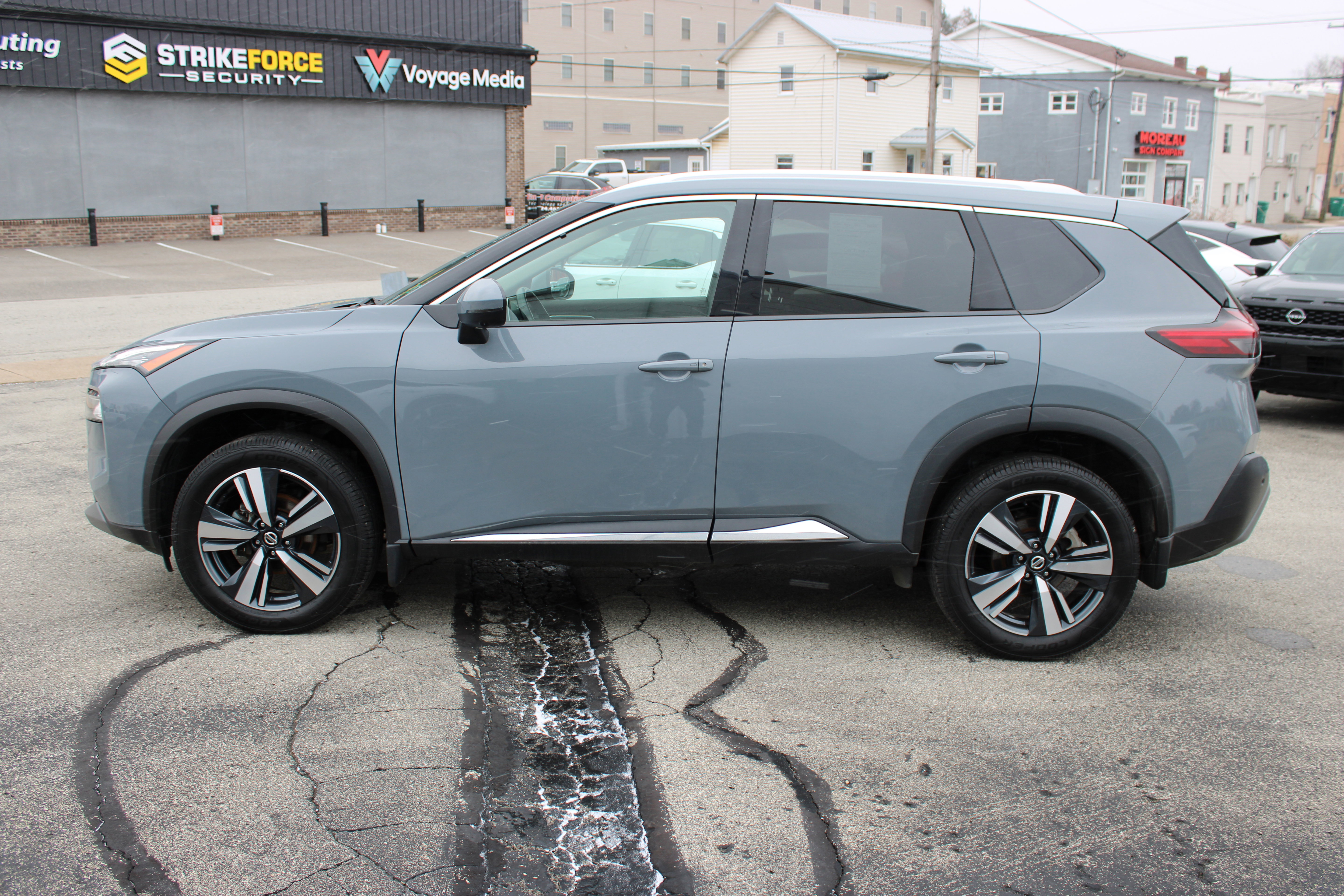 Certified 2021 Nissan Rogue SL image 2