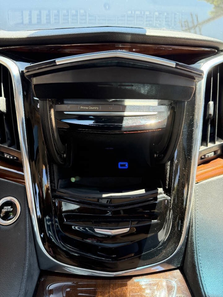 Used 2018 Cadillac Escalade ESV Luxury RWD image 41