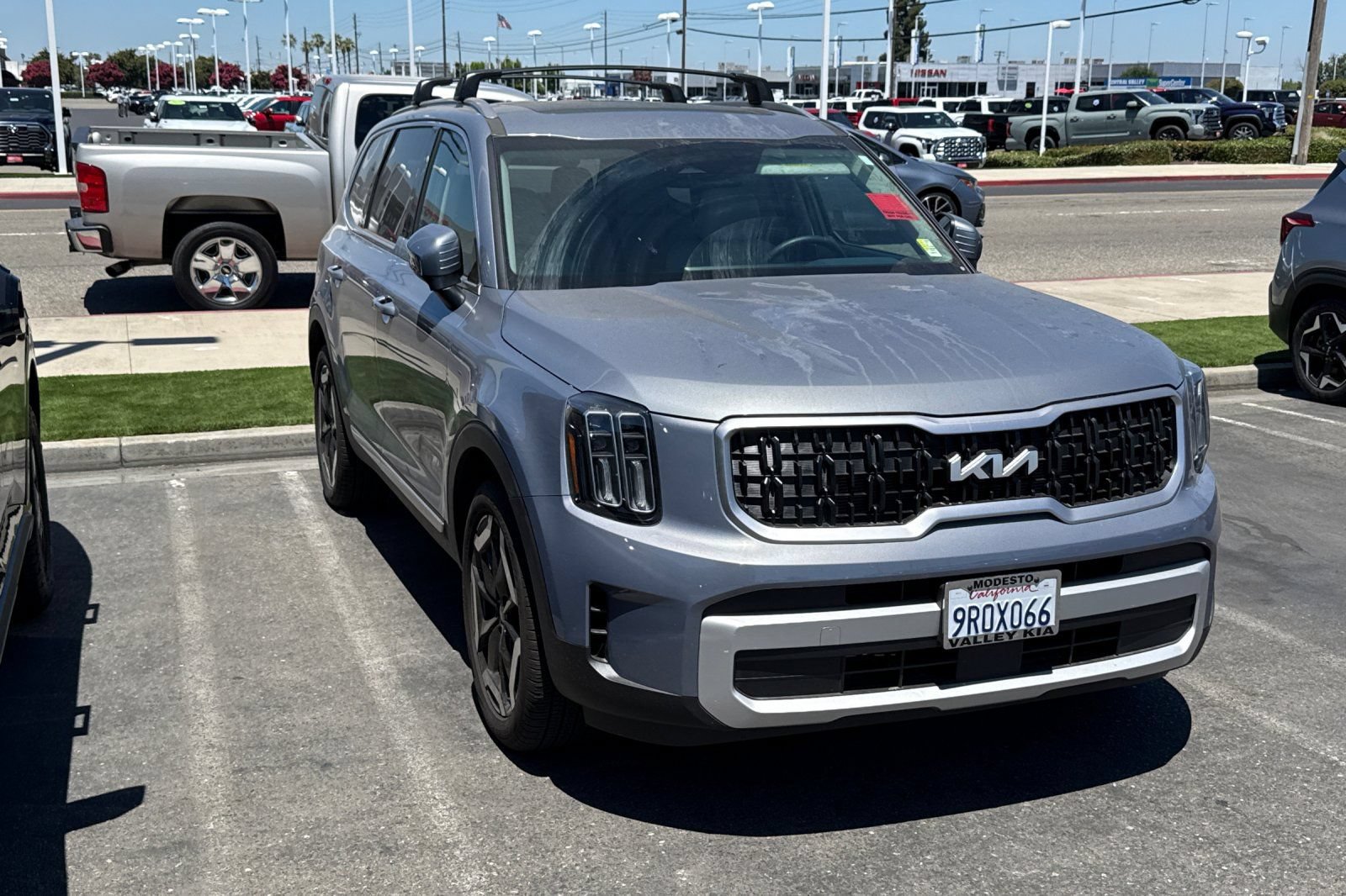 Used 2023 Kia Telluride EX X-Line AWD/4WD image 2
