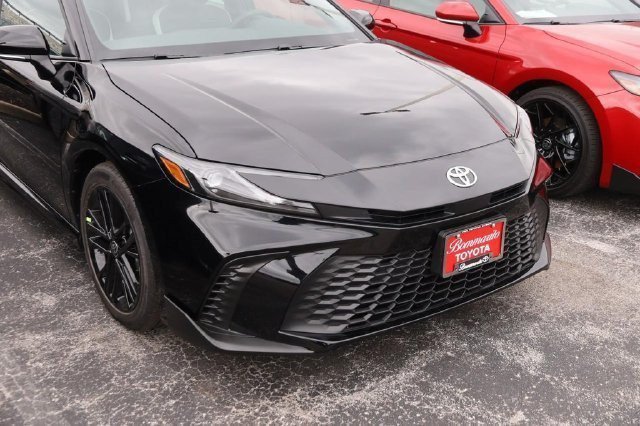 New 2026 Toyota Camry SE FWD image 5