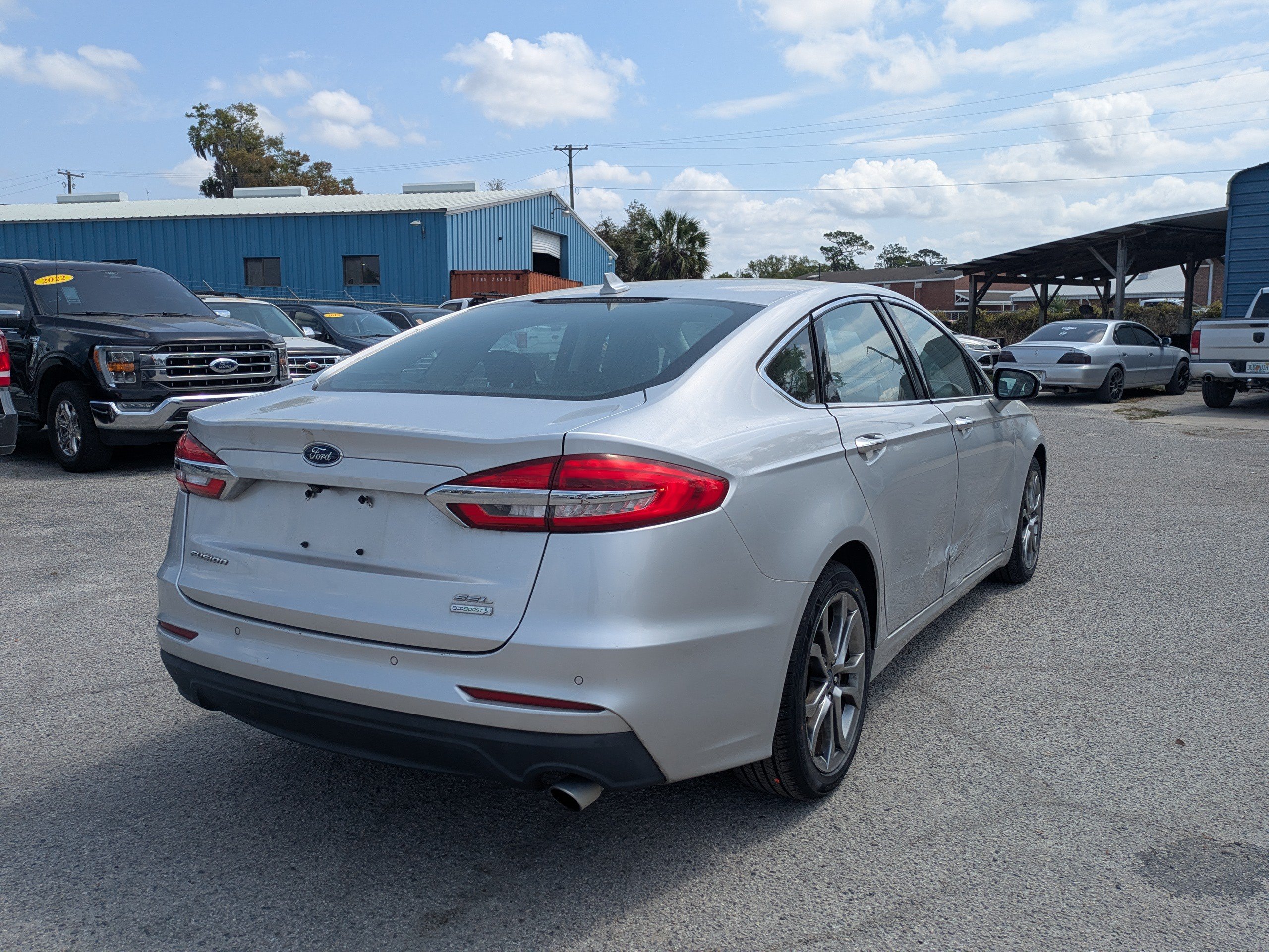Used 2019 Ford Fusion SEL FWD image 3