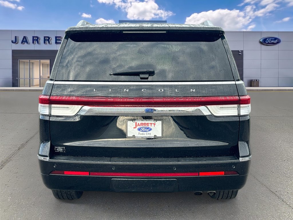 Used 2023 Lincoln Navigator Reserve AWD/4WD image 6