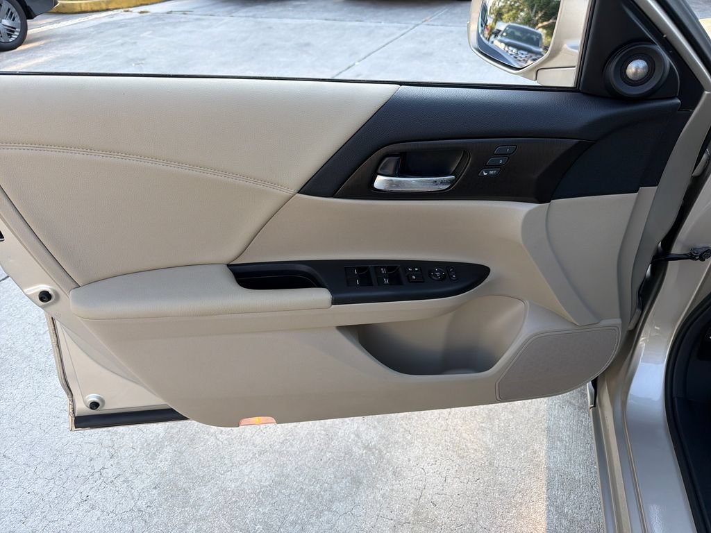 Used 2015 Honda Accord EX-L image 17