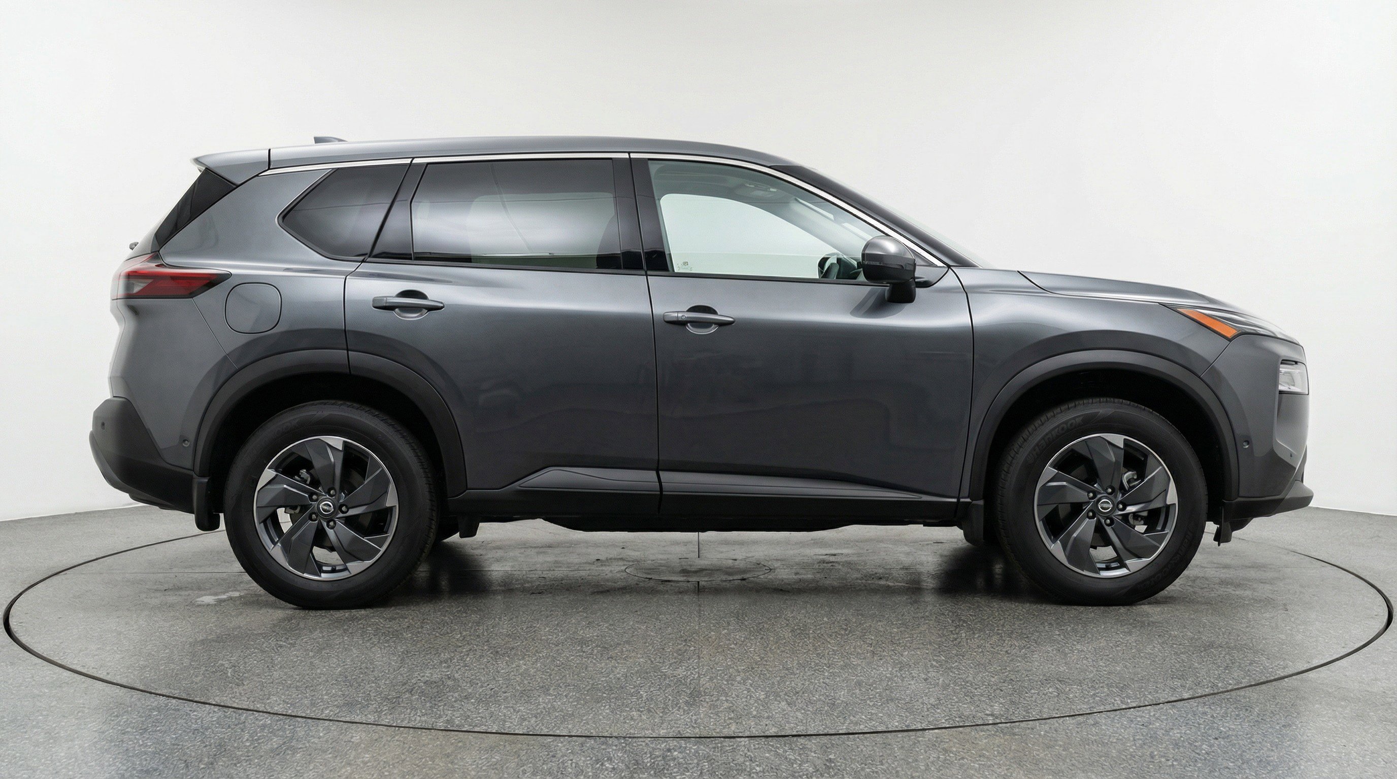 Used 2025 Nissan Rogue SV image 11