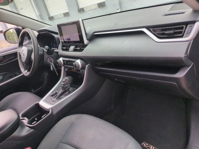 Used 2024 Toyota RAV4 LE image 21