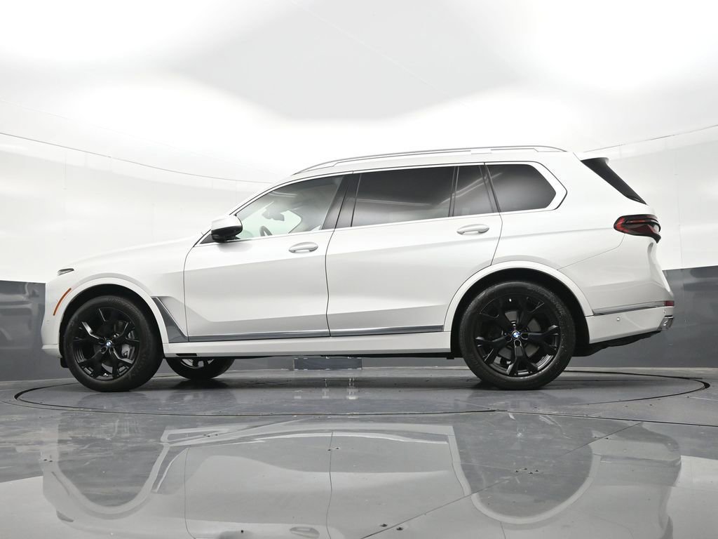 Used 2024 BMW X7 xDrive40i w/ Premium Package image 25