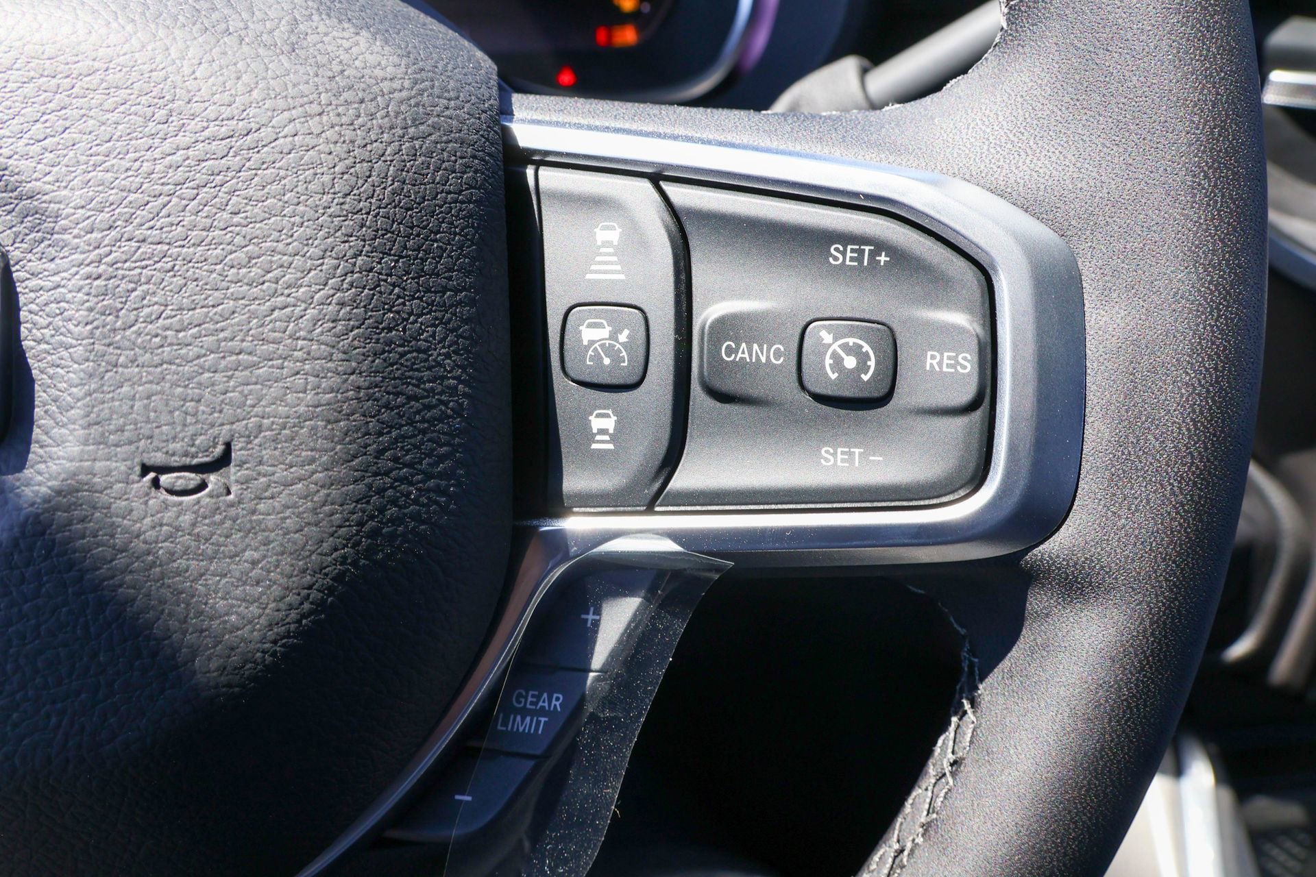 New 2026 RAM 3500 Laramie AWD/4WD image 26