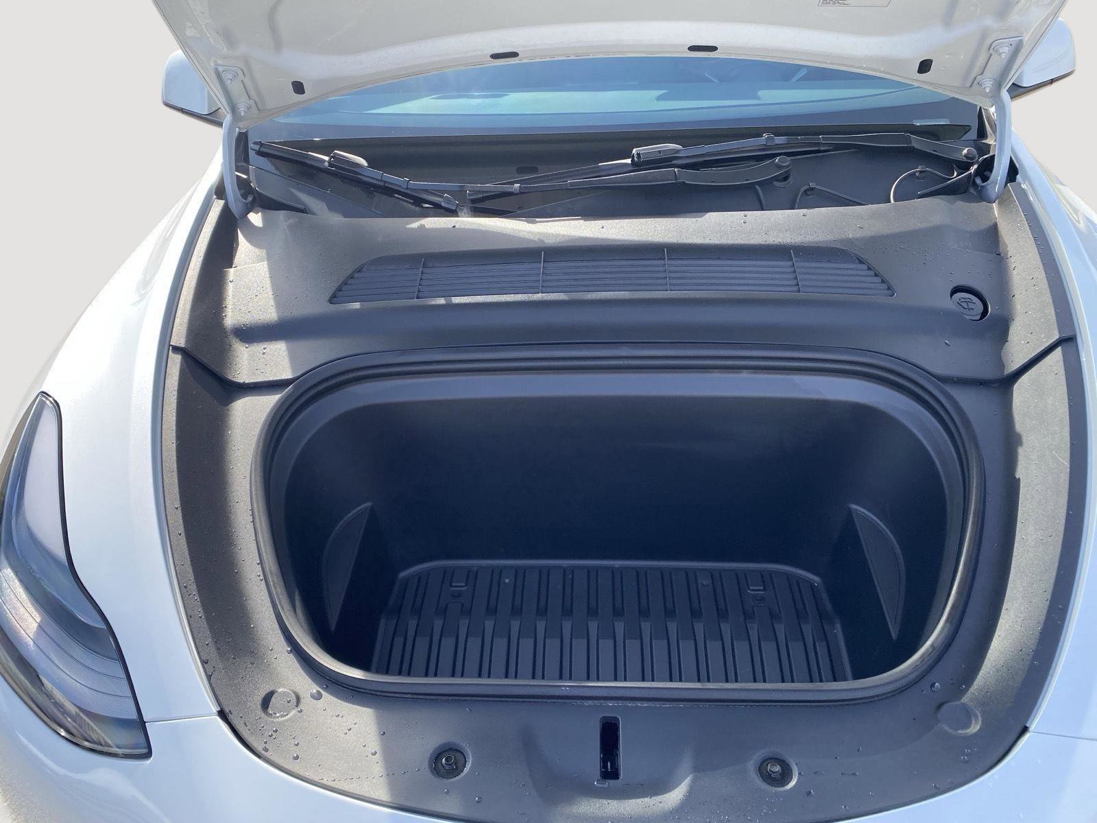 Used 2023 Tesla Model Y AWD image 25