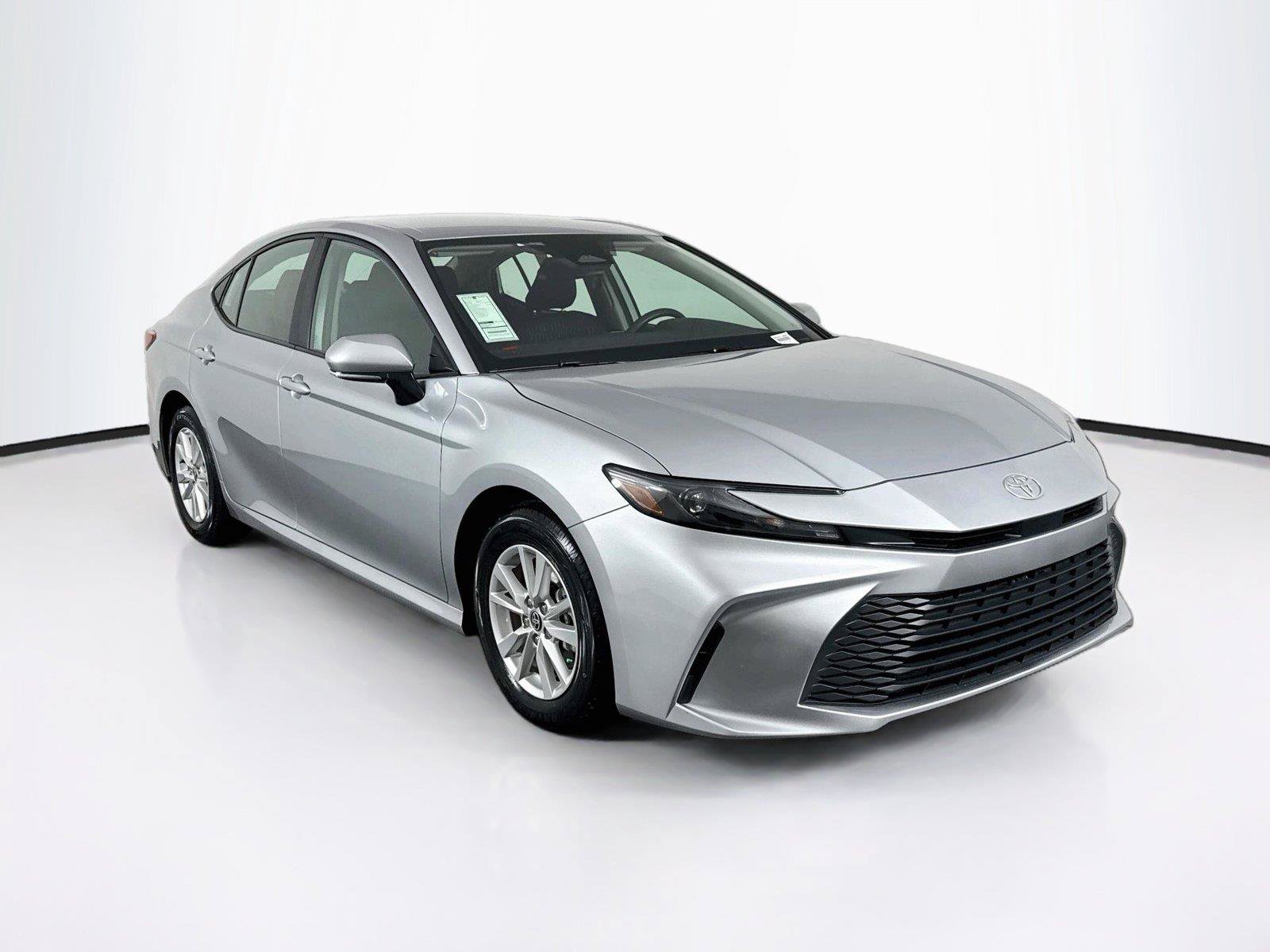 Used 2025 Toyota Camry LE FWD image 9