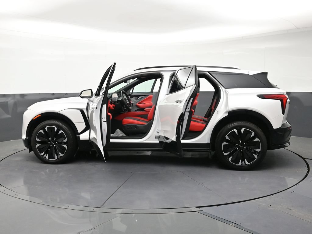 Used 2025 Chevrolet Blazer EV RS w/ Super Cruise Package AWD/4WD image 34