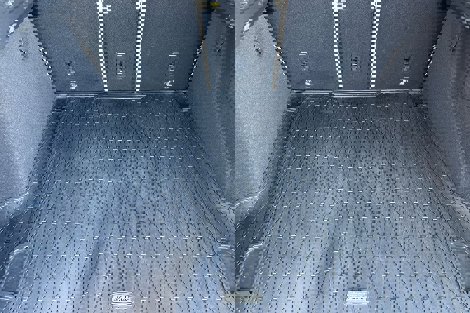 Used 2017 Jaguar F-PACE Prestige image 16