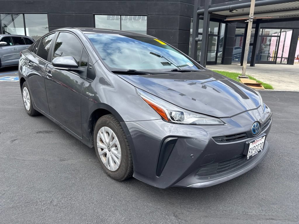 Used 2022 Toyota Prius LE FWD image 2