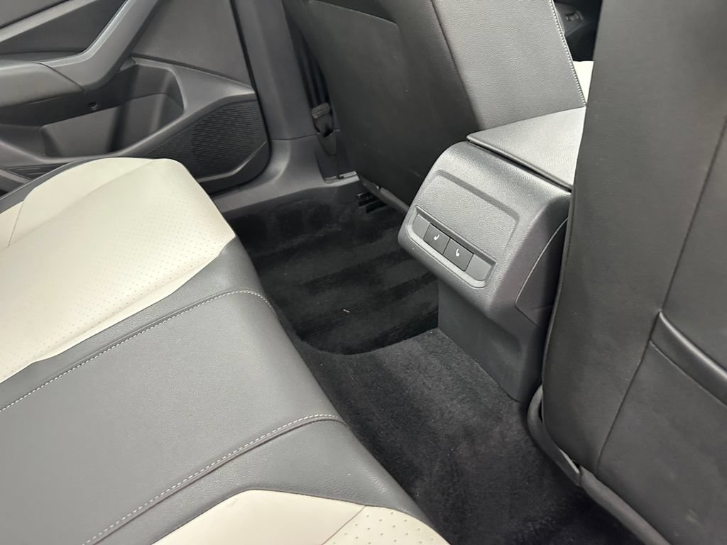 Used 2020 Volkswagen Jetta R-Line w/ R-Line Cold Weather Package FWD image 23